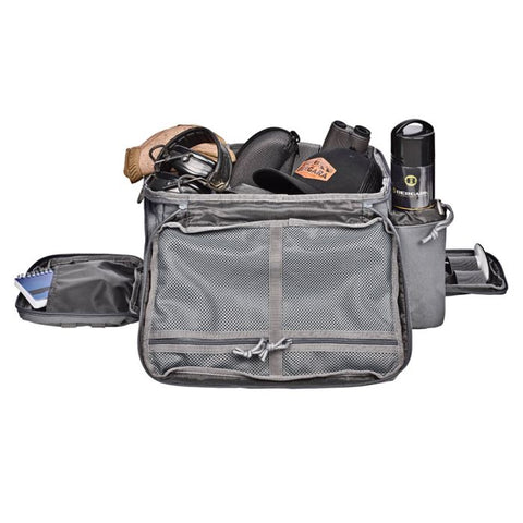 Sac de tir Bergara en polyester gris avec multiples compartiments amovibles, poches zippées et sangles MOLLE, idéal pour armes de poing, chargeurs, et accessoires de tir sportif. Dimensions 43 x 28 x 26 cm, volume 20 litres, avec porte-cartes transparent et double poignée pour transport sécurisé