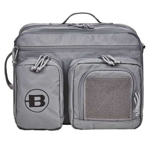 Sac à dos Bergara Tactical Base Camp polyvalent pour une utilisation quotidienne, le travail, et les voyages avec des poches multiples, compartiments extensibles, et bretelles confortables en polyester gris 600D.
