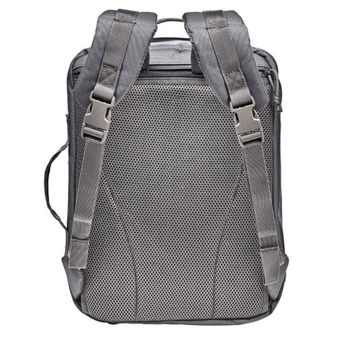 Sac à dos Bergara Tactical Base Camp polyvalent pour une utilisation quotidienne, le travail, et les voyages avec des poches multiples, compartiments extensibles, et bretelles confortables en polyester gris 600D.