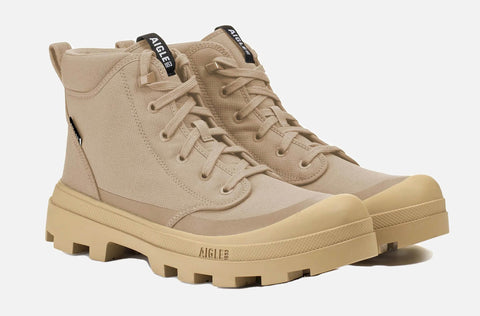 Chaussures de marche Aigle Tenere Hike en Kaki offrant confort et durabilité pour tous les terrains, idéales pour les randonneurs à la recherche de chaussures élégantes et robustes.