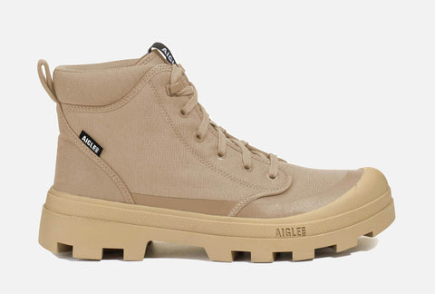 Chaussures de marche Aigle Tenere Hike en Kaki offrant confort et durabilité pour tous les terrains, idéales pour les randonneurs à la recherche de chaussures élégantes et robustes.
