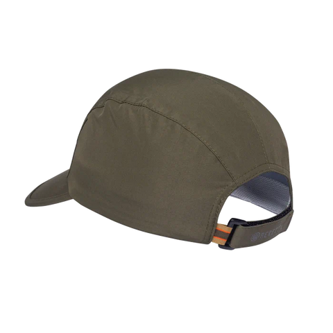 Casquette Beretta imperméable dotée de la membrane BWB EVO, résistante à l'eau et respirante, idéale pour les activités en extérieur par temps de pluie, avec un logo distinctif brodé pour un style unique.