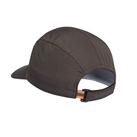 Casquette Beretta imperméable dotée de la membrane BWB EVO, résistante à l'eau et respirante, idéale pour les activités en extérieur par temps de pluie, avec un logo distinctif brodé pour un style unique.