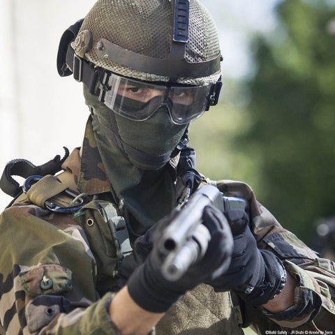 Masque balistique BOLLE SAFETY X800I incolore offrant une protection avancée avec une visibilité exceptionnelle pour les situations dangereuses, conforme aux normes balistiques avec ventilation intégrée, conçu pour les professionnels exigeant confort et sécurité intégrale.