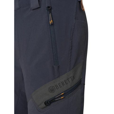 Pantalon de chasse Beretta Boondock robuste et léger, idéal pour les environnements denses et épineux, offrant résistance et liberté de mouvement optimale pour les activités de plein air et la chasse.