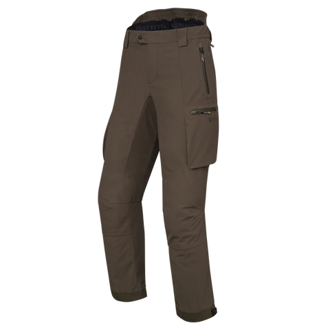 Pantalon de chasse Beretta Bakhold imperméable et respirant, conçu pour le silence et la liberté de mouvement, idéal pour les environnements exigeants. Taille élastique, glissières YKK, et doublure thermique avec membrane BWB EVO pour une protection et un confort optimaux.