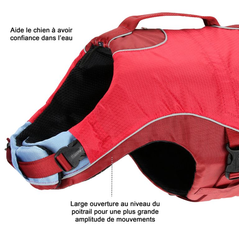 gilet de flottaison SURF N TURF™ sur un chien, flottant en sécurité lors d'activités nautiques comme le paddle et le canoë, avec poignées d'extraction et tissu Ripstop™ résistant, pour assurer la sécurité et le confort de votre animal dans l'eau