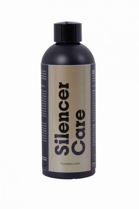 Nettoyant Silencieux FLUNATEC Silencer Care 250ml pour l'entretien et le nettoyage des silencieux d'armes à feu, élimination efficace des résidus de combustion et dépôts de carbone, formule puissante assurant performance et durabilité optimales du silencieux sur le long terme.