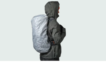 Sac à dos de plein air SWAROVSKI OPTIK spacieux avec système dorsal Deuter Alpine, 24 litres, compartiment spécial pour jumelles, polyester recyclé, certifié bluesign, housse imperméable, idéal pour la randonnée et le trekking.