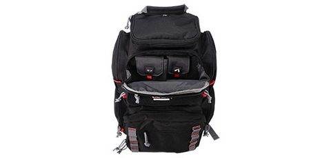 Sac à dos GPS Pistolero offrant un transport sécurisé et organisé pour 5 armes de poing avec compartiments multiples, étuis pour chargeurs, housse imperméable, et système Molle pour accessoires supplémentaires, idéal pour le stand de tir et tout déplacement lié aux activités de tir.