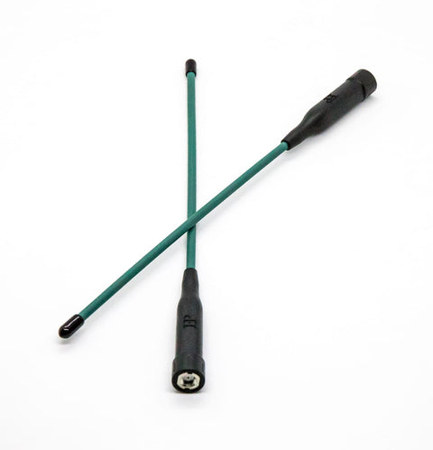 Antenne flexible Hunt Power PAON de 23 cm en vert foncé, conçue pour augmenter la portée de réception de récepteurs Sportdog modèles TEK 1, TEK 1.5 et TEK 2.0, idéale pour une connexion fiable à grande distance, accessoire essentiel pour améliorer les performances des colliers de repérage.