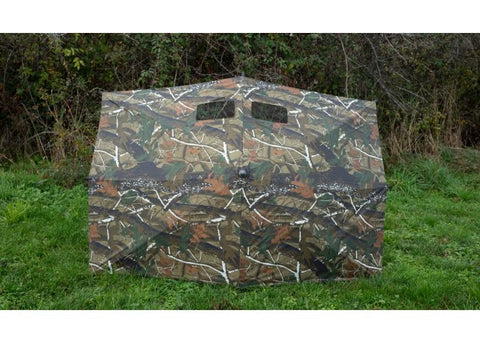 Grand parapluie Januel camo feuillage 170x110 cm, idéal pour la chasse et l'observation de la nature grâce à son design discret et sa robustesse. Parapluie extérieur offrant une protection étendue contre les intempéries avec une ouverture facile et un camouflage optimal pour une intégration naturelle dans l'environnement.