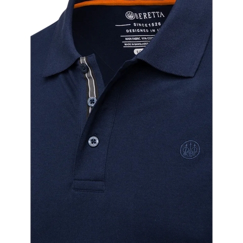Polo Beretta Corporate EVO pour homme, confectionné en coton piqué et élasthanne, manches courtes, style élégant et confortable, parfait pour les activités en plein air ou au quotidien, avec logos Beretta distinctifs brodés et imprimés.