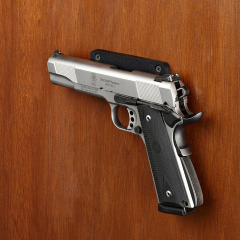 Support magnétique de pistolet Hornady avec puissants aimants en terre rare, revêtement en caoutchouc pour protection contre les rayures, conception compacte pour une installation facile et sécurisée