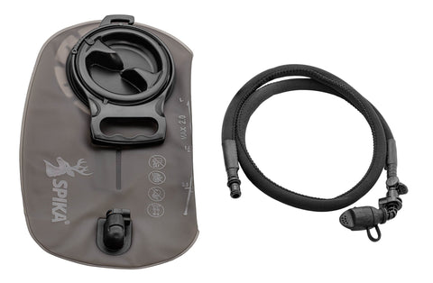 Sac à dos Spika Drover Hydro Pack 15L Camo, idéal pour les activités de chasse et randonnée avec design camouflage, multiple poches de rangement et système d'hydratation intégré, offrant confort et praticité pour les aventures en plein air.