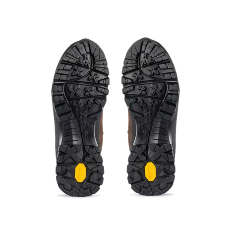 Chaussures Beretta Arabuko GTX robustes en Nubuck pour terrains escarpés avec système de maintien BOA et membrane GORE-TEX offrant imperméabilité et respirabilité, idéales pour aventuriers et chasseurs.