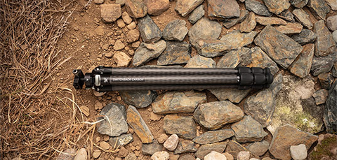 Trépied Carbone Vortex Switchback offrant stabilité maximale pour tireurs et chasseurs, conçu en fibre de carbone pour légèreté et robustesse, ajustements fluides grâce au système sur sphère, idéal pour armes lourdes jusqu'à 20 kg