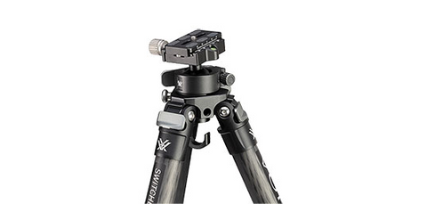 Trépied Carbone Vortex Switchback offrant stabilité maximale pour tireurs et chasseurs, conçu en fibre de carbone pour légèreté et robustesse, ajustements fluides grâce au système sur sphère, idéal pour armes lourdes jusqu'à 20 kg