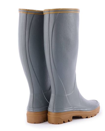 Bottes en caoutchouc naturel Le Chameau avec doublure en jersey poly-coton, semelle bi-densité antichoc pour marche à la campagne, imperméables, fabriquées artisanalement avec caoutchouc Chamolux et offrant une adhérence tout terrain. Parfaites pour le confort durant les saisons plus chaudes et faciles à entretenir.