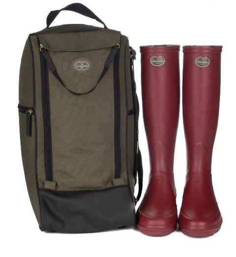 Sac à bottes Le Chameau Iris en Vert Chameau transportant facilement des bottes, avec fermeture éclair double et poche zippée sur le côté, idéal pour protéger vos bottes contre l'humidité et garder votre voiture propre.