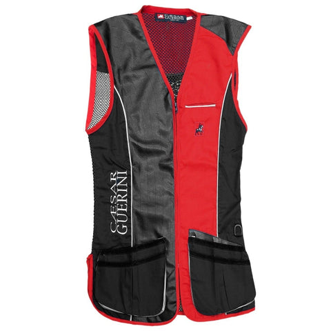Gilet de tir Caesar Guérini rouge ou noir, conçu pour les tireurs droitiers et gauchers, offrant confort et ergonomie avec des poches pratiques pour munitions et accessoires, idéal pour le tir sportif et la chasse.