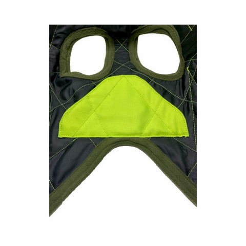 Image du gilet WildTracker X-Protect By Espuna montrant des matériaux innovants comme le KEVLAR et le DYNEEMA, avec une ergonomie avancée pour le confort et la sécurité du chien, idéal pour la chasse dans des environnements extrêmes et difficilement compatibles, portant une coupe anatomique pour une adaptation optimale sur le chien.