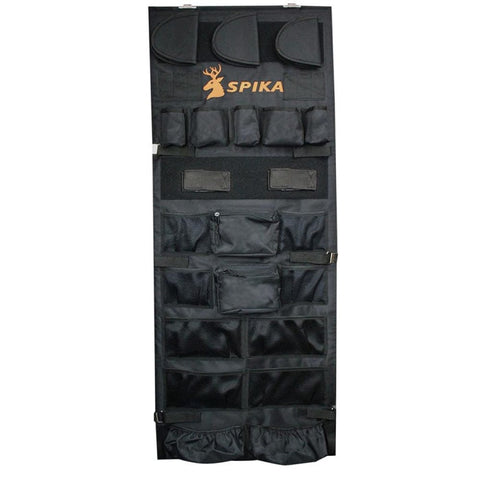 Organisateur de coffre Spika optimisé pour le rangement sécurisé des armes de poing et accessoires, avec 12 pochettes ajustables, idéal pour maximiser l'espace dans les coffres-forts, image montrant l'organisateur pleinement équipé avec accessoires pour une gestion optimale de l'espace.