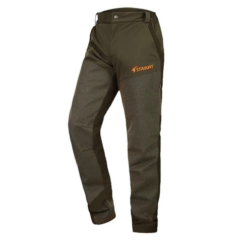 Pantalon de traque Stagunt Wildtrack robuste pour chasseurs, offrant une protection contre l'abrasion, avec des renforts résistants et une conception ergonomique pour une liberté de mouvement dans les forêts denses ou terrains accidentés.