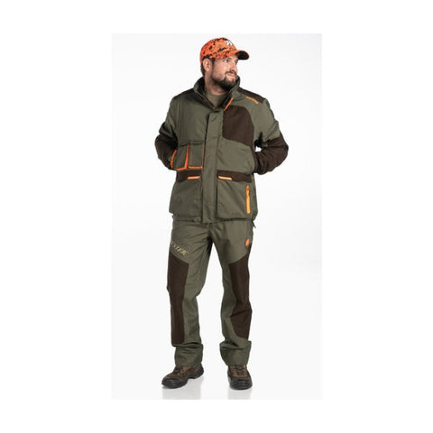Visuel du Pantalon Winchester Orion, une pièce élégante de mode masculine, polyvalent et parfait pour un style urbain et décontracté, optimal pour la saison automne hiver, illustrant son design chic et confortable.