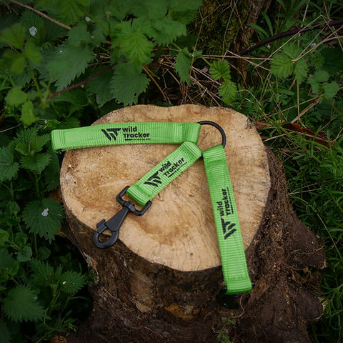 Accouple chien pour chasse Wild Tracker X-Plore, sangle polyester robuste avec bouclerie en alliage de zinc anticorrosion, conçu pour gestion multi-chiens dans des conditions de chasse extrêmes